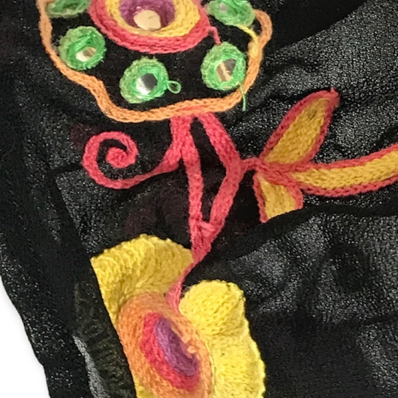 Mirasol Woman Black Floral Embroidery Notch Neck Blouse - Sz: 2X - Picture 8 of 14